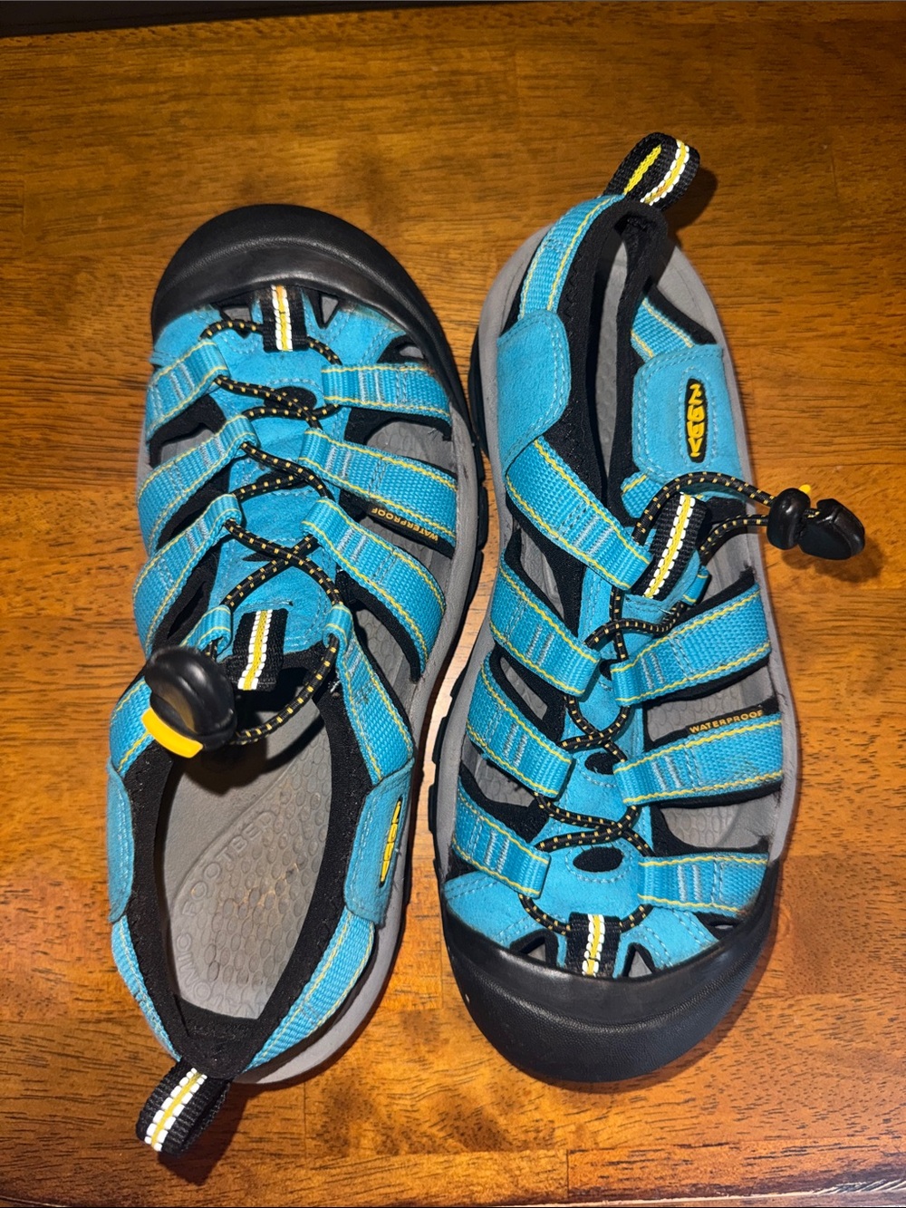 Keen Women's Newport Water/Hiking Shoes size 8